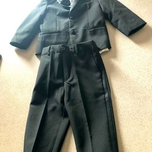 Boys 2T Tuxedo with shoes